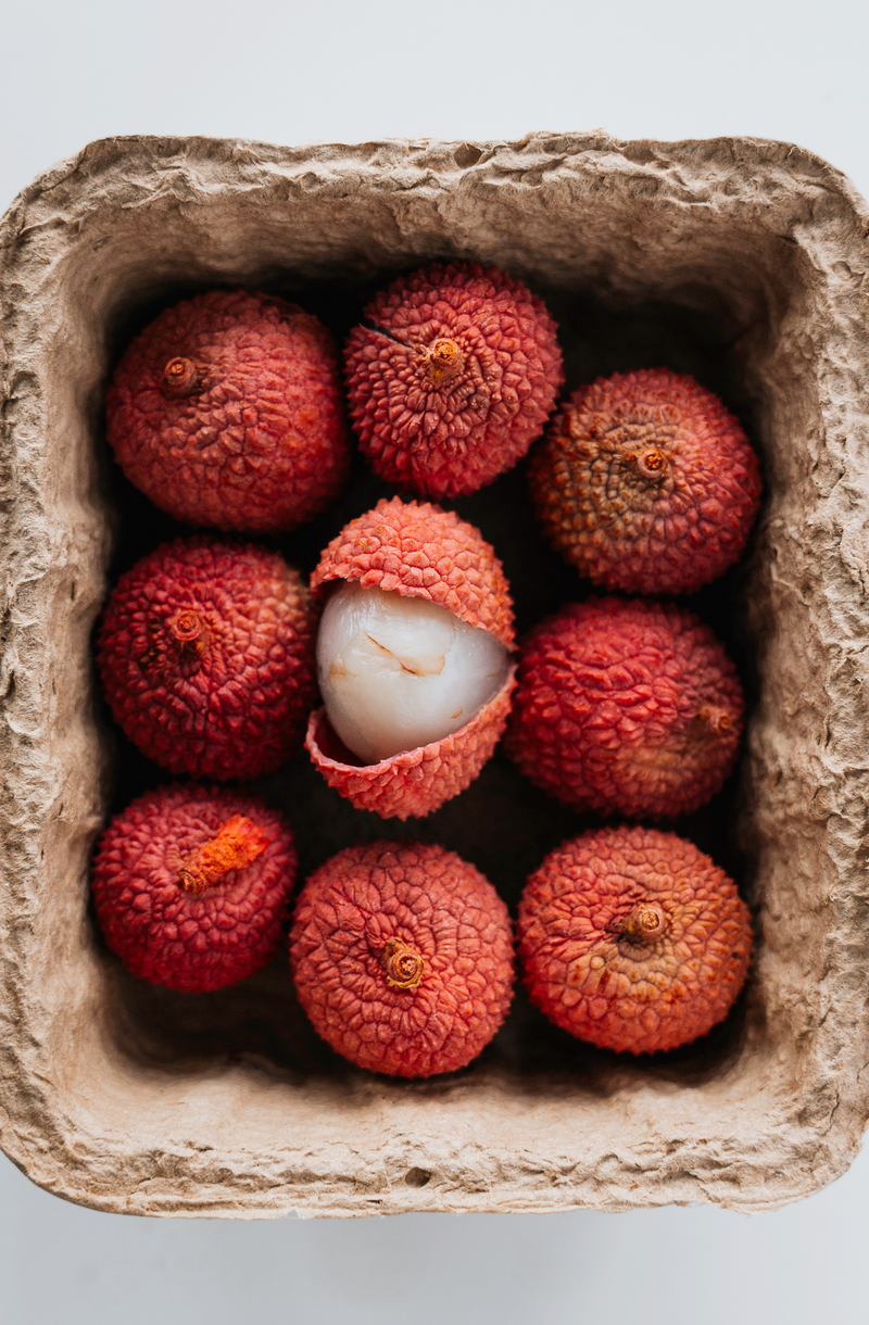 Lychee & Currant 12 oz scented candle